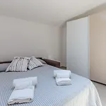 Studio B, Palazzo Quaroni