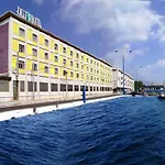 Hotel Dello Stretto