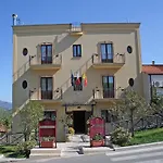 Ypsigro Palace Hotel
