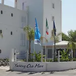 Yachting Club Mare