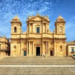 Hotel Residence Noto Marina E Spa