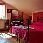 B & B S. Elia Villa Surrounded By Greenery Inside The Historic Dubini Park