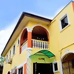 De Haven Suites