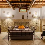 Bed And Breakfast Villa Pilati By Domusicily