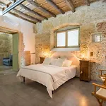 Stylish Home In Front Of Casa Professa