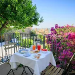 Trigona Garden Suite