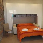Cefalu Studio Room And Apartments