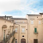 Casa Di Marco Palazzo Astuto