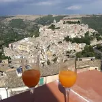 Finestre Su Ibla