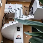 B&B Caravello
