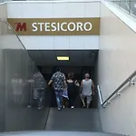 A Casa Distefano We Are The Center