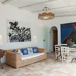 Villa Stromboli E Strombolicchio