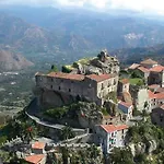 casa Tuccari Castiglione di Sicilia