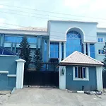Dluxx Villa & Suites
