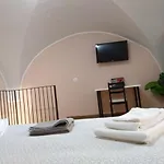 Pietra Lavica Holiday