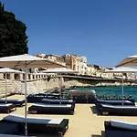 Beautiful Holiday Home In Siracusa With Sea View