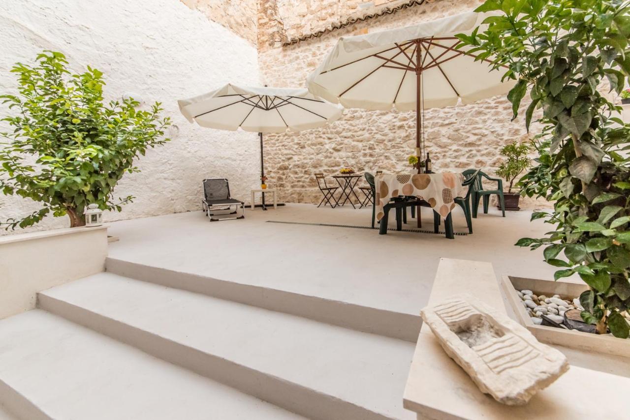 Carlentini House Bed & Breakfast Comiso