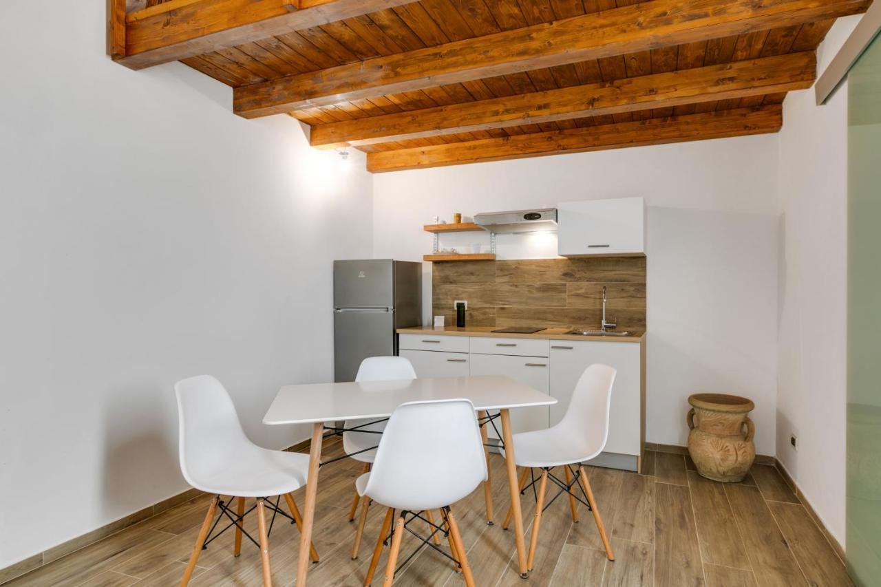 Castello Della Zisa Modern With Balcony Apartament *