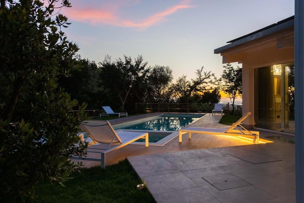 Modern With Heated Pool And Sauna Villa Marsala