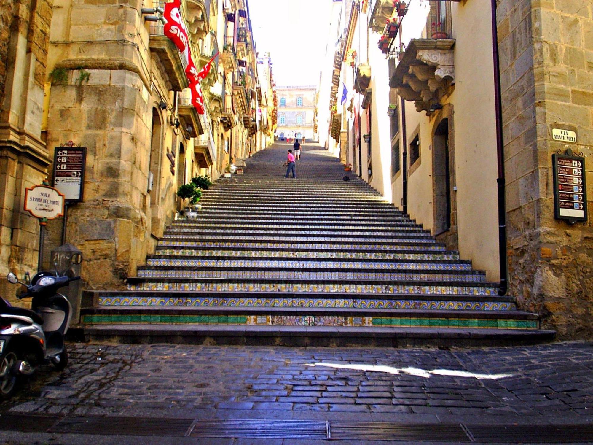 Palazzo Aprile Caltagirone