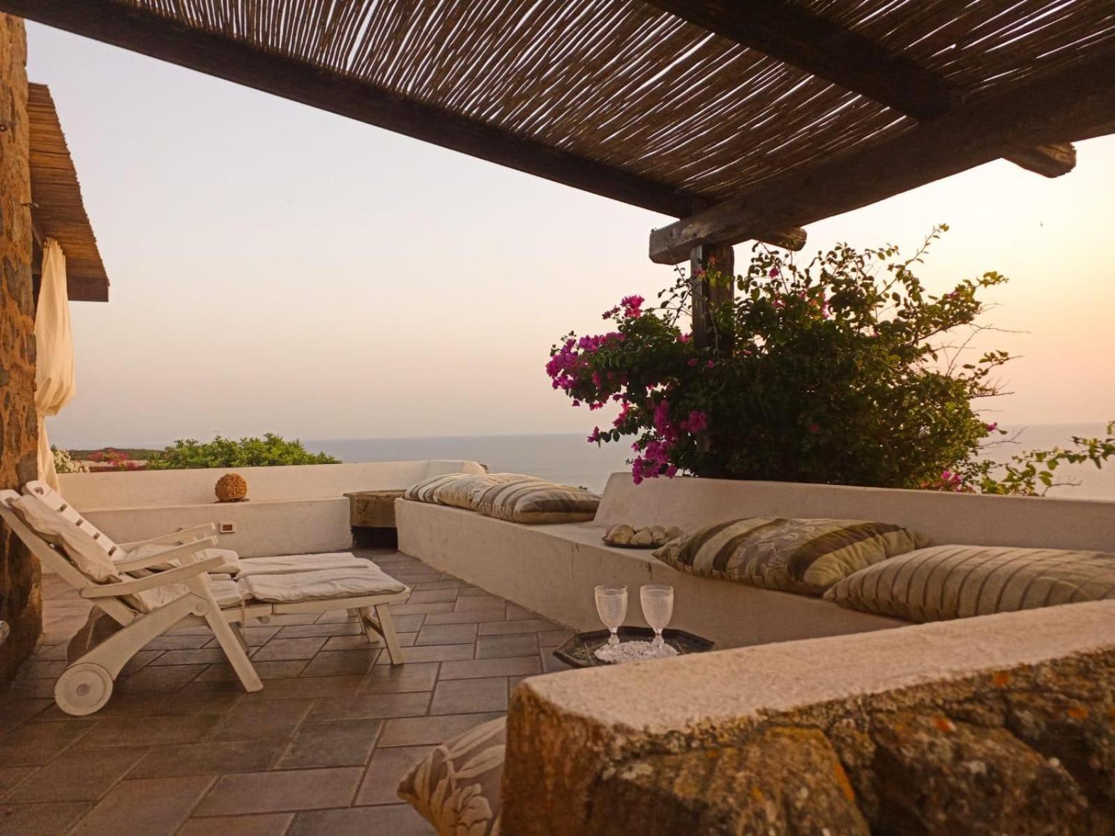 Antico Dammuso Al Tramonto * San Michele (Pantelleria)