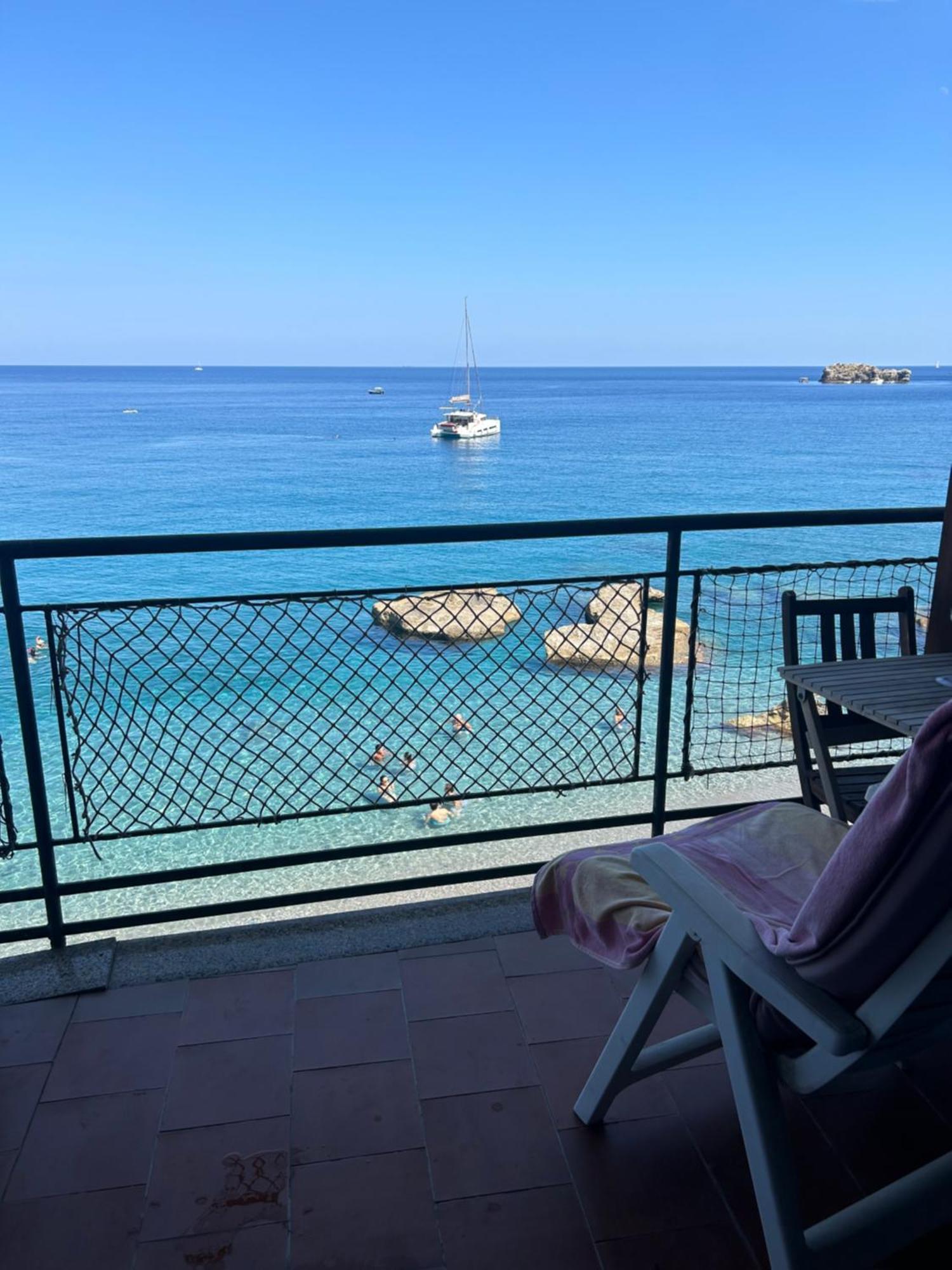 Vittoria-casa Sullo Scoglio Taormina Tatil Evi Mazzeo