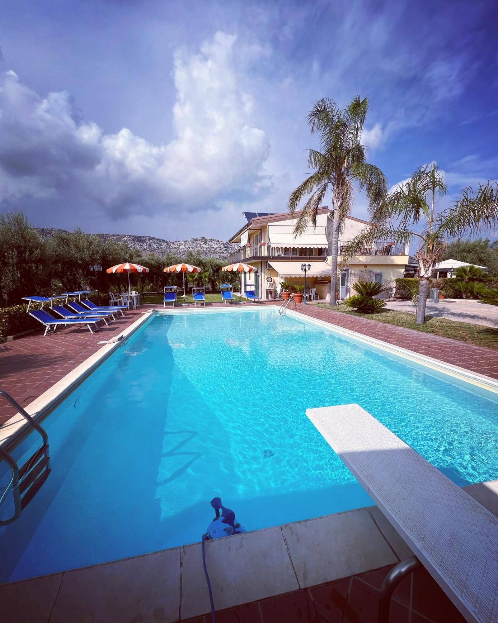 Ludovica Siracusa, Pool 6x12, Jacuzzi, Padel, Pickleball, Volleyball, Wifi Apartment