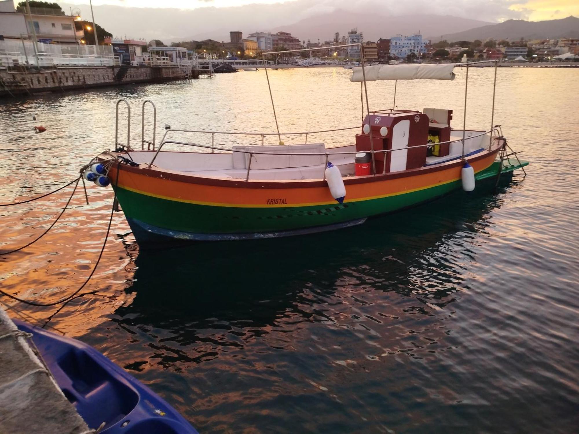 Dolphins Tour Trinacria Escursioni Πλωτό κατάλυμα Giardini Naxos