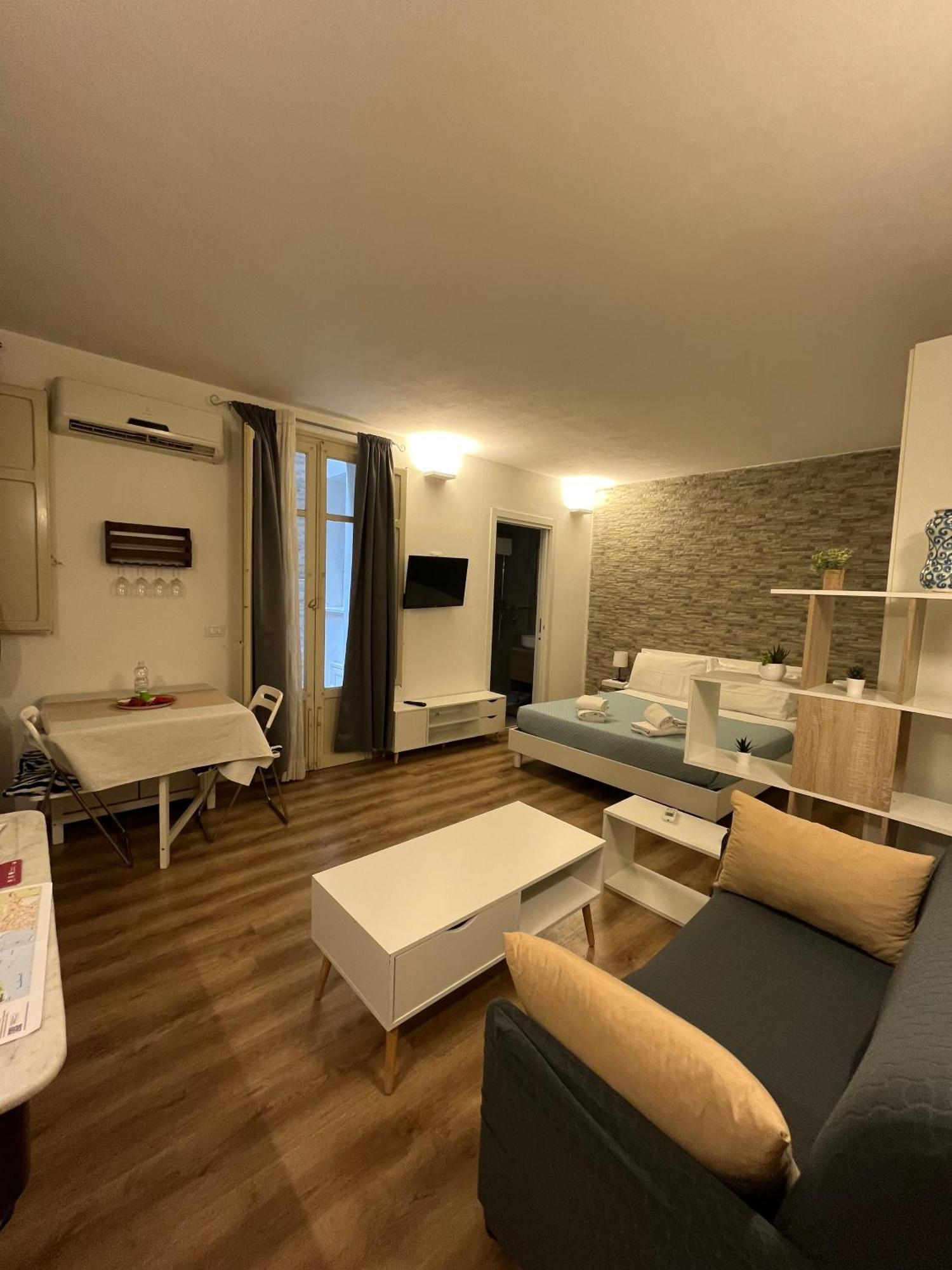 Mazzini 34, Al Politeama Apartmán