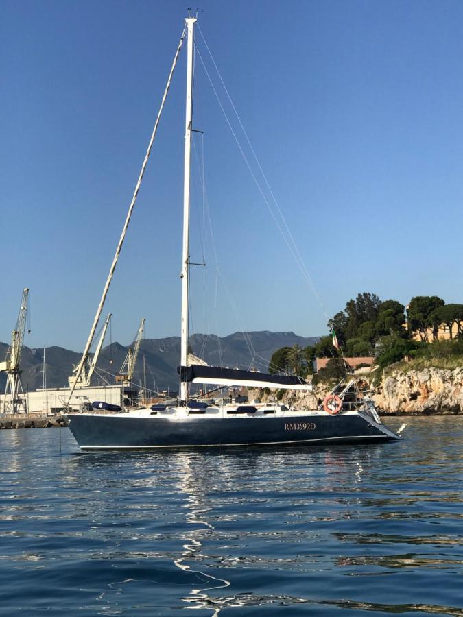 Hotel na wodzie Barca A Vela *